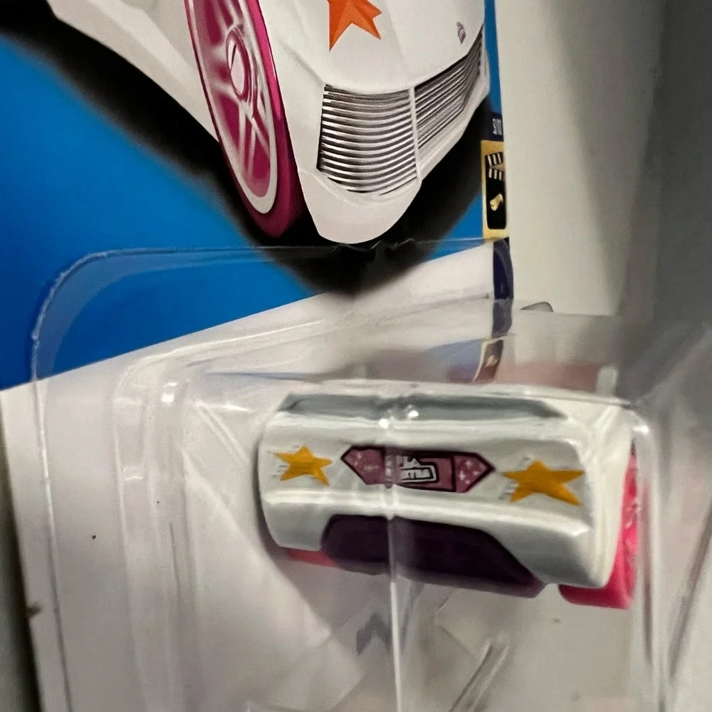 2021  Barbie Extra Mattel Pink/White Top Down Hot Wheels 3/10 HW Screen Time NEW